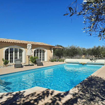 Villa piscine echappee-en-provence